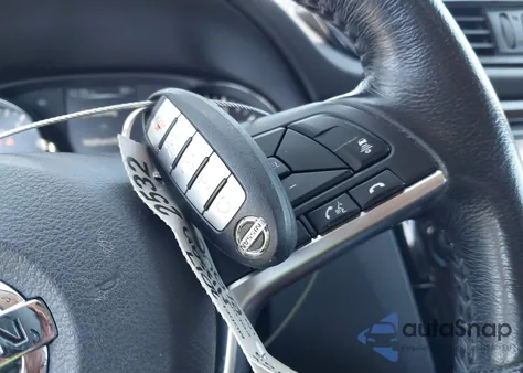 2017 Nissan Rogue Sl z USA, uszkodzony, nr VIN JN8AT2MV7HW277500